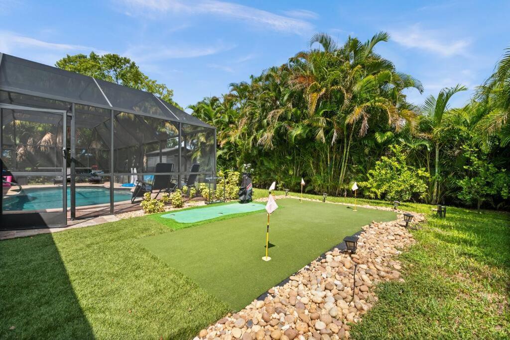 Sunny Oasis Getaway -Heated Pool-Mini Golf-Near Beach 노코미스 외부 사진