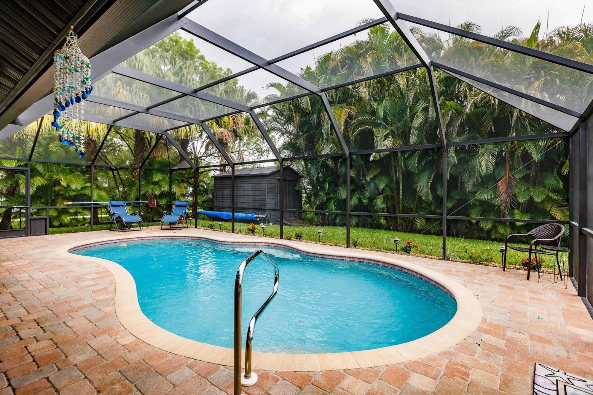 Sunny Oasis Getaway -Heated Pool-Mini Golf-Near Beach 노코미스 외부 사진