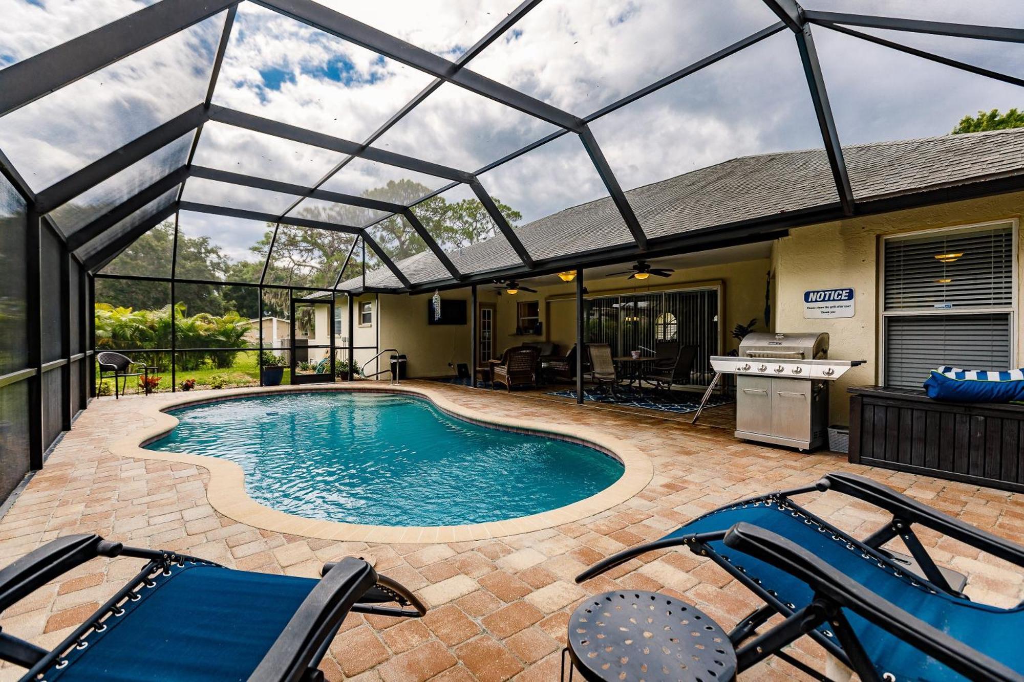 Sunny Oasis Getaway -Heated Pool-Mini Golf-Near Beach 노코미스 외부 사진