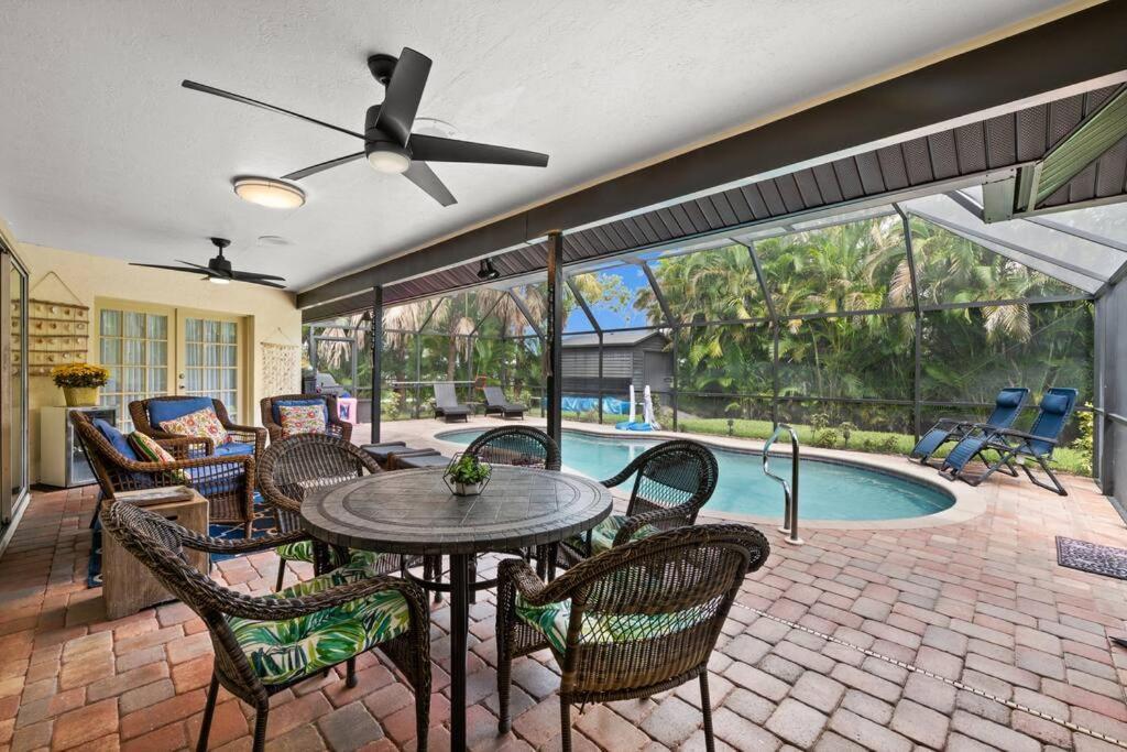 Sunny Oasis Getaway -Heated Pool-Mini Golf-Near Beach 노코미스 외부 사진